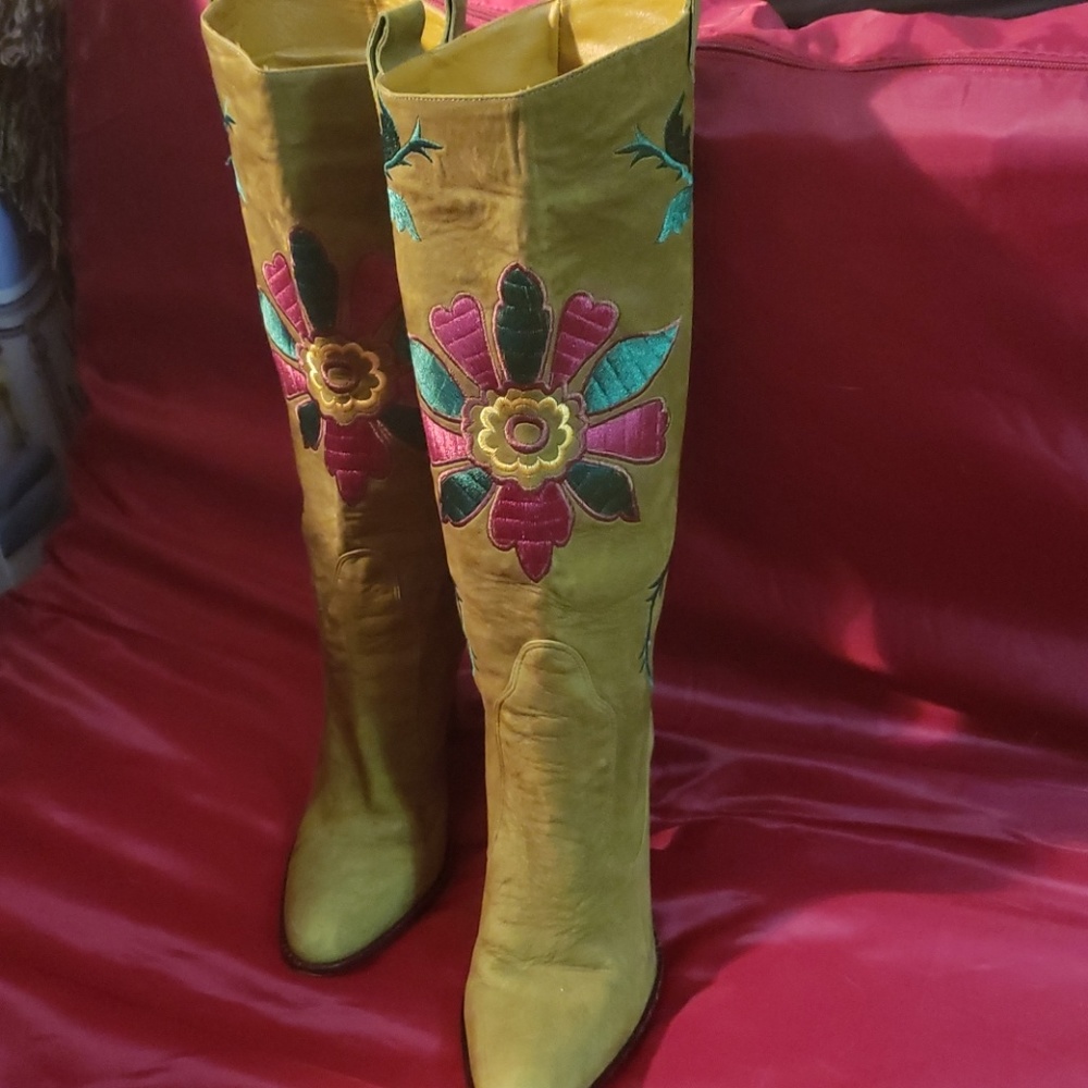 Imagine by Vince Camuto Suede Boots